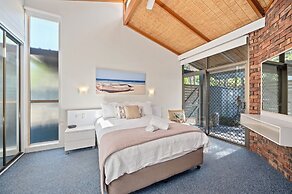 Charlesworth Nautilus Beach Resort