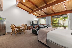 Nautilus Beach Resort by Charlesworth