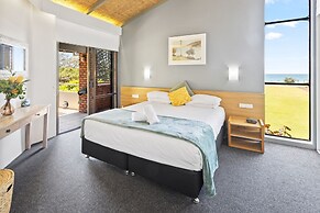 Nautilus Beach Resort by Charlesworth
