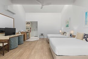 Nautilus Beach Resort by Charlesworth