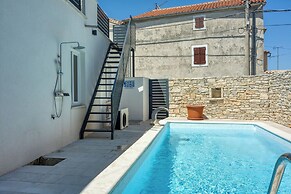 Villa Galant with Pool and Sauna