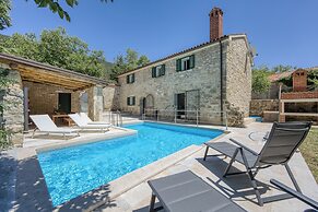 Stone Villa Galant with Pool