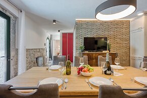 Stone Villa Galant with Pool