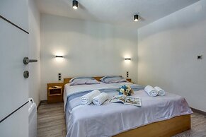 Stone Villa Galant with Pool