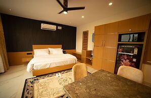 S Cross Munroe Island Resort