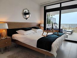 Sunset Cliffs Residence