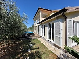 Holiday House with Pool Villa Seabird