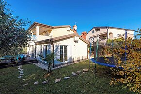 Holiday House with Pool Villa Seabird