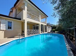 Holiday House with Pool Villa Seabird