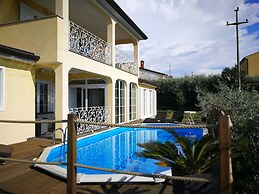 Holiday House with Pool Villa Seabird