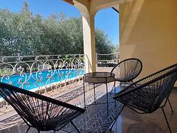 Holiday House with Pool Villa Seabird