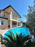Holiday House with Pool Villa Seabird
