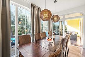 Holiday House with Pool Villa Seabird