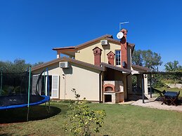 Holiday House with Pool Villa Seabird