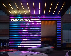 VANMO Hotel