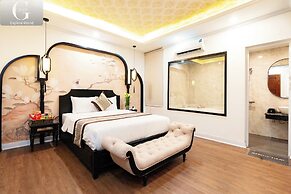 GRAD Queen Luxury Hotel