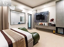 GRAD Queen Luxury Hotel