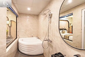 GRAD Queen Luxury Hotel