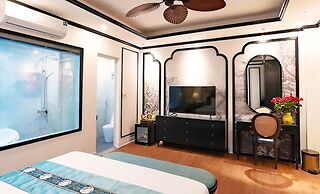 GRAD Queen Luxury Hotel