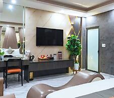 GRAD Queen Luxury Hotel