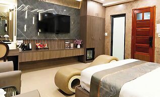 GRAD Queen Luxury Hotel
