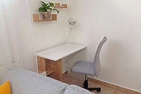 Relaxing Studio Apt 1 min to Highway Parking