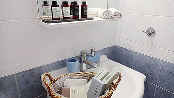 Relaxing Studio Apt 1 min to Highway Parking