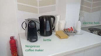 Relaxing Studio Apt 1 min to Highway Parking