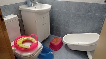 Relaxing Studio Apt 1 min to Highway Parking