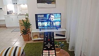 Relaxing Studio Apt 1 min to Highway Parking