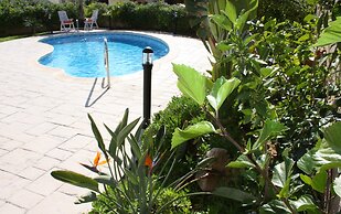 Seaside 2-bedroom Villa With Private Pool, Garden & Wifi Your Perfect