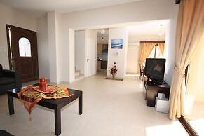 Seaside 2-bedroom Villa With Private Pool, Garden & Wifi Your Perfect