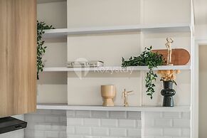 Aruna by Kozystay - Paskal