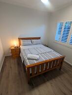 Immaculate Entire House in Chermside West 2-beds