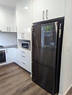 Immaculate Entire House in Chermside West 2-beds