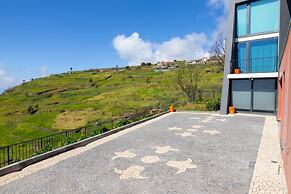 Villa Leonor Cliffside Retreat