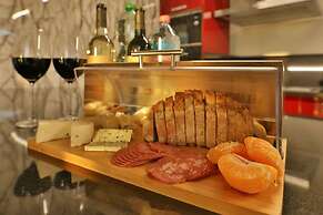 Villa Leonor Cliffside Retreat