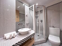 1610 Champs-Élysées