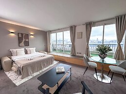 1610 Champs-Élysées