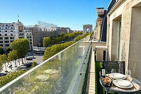 1610 Champs-Élysées
