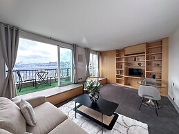 1610 Champs-Élysées