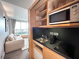 1610 Champs-Élysées