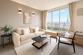 1610 Champs-Élysées