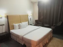 golden tulip essential