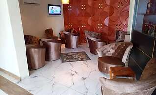 golden tulip essential