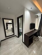 Debolonia Palace Hotel