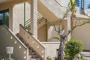 Astra Beach Studio 1