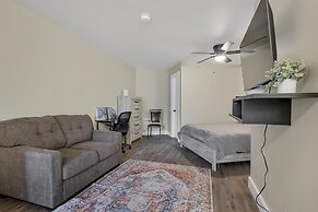 Huntsville Studio Modern Retreat Near Downtown