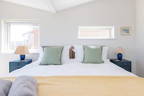 Historic Railway Home - Selsey Seafront