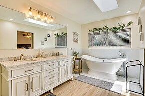 6 Mi to Old Town Scottsdale: Spacious Family Home